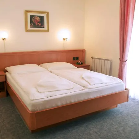 Отель Del Porto 4*