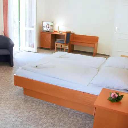 Отель Del Porto 4*